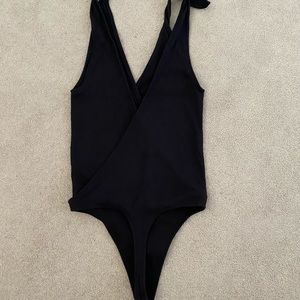ARITZIA Wilfred Free Black tie bodysuit. Size XS